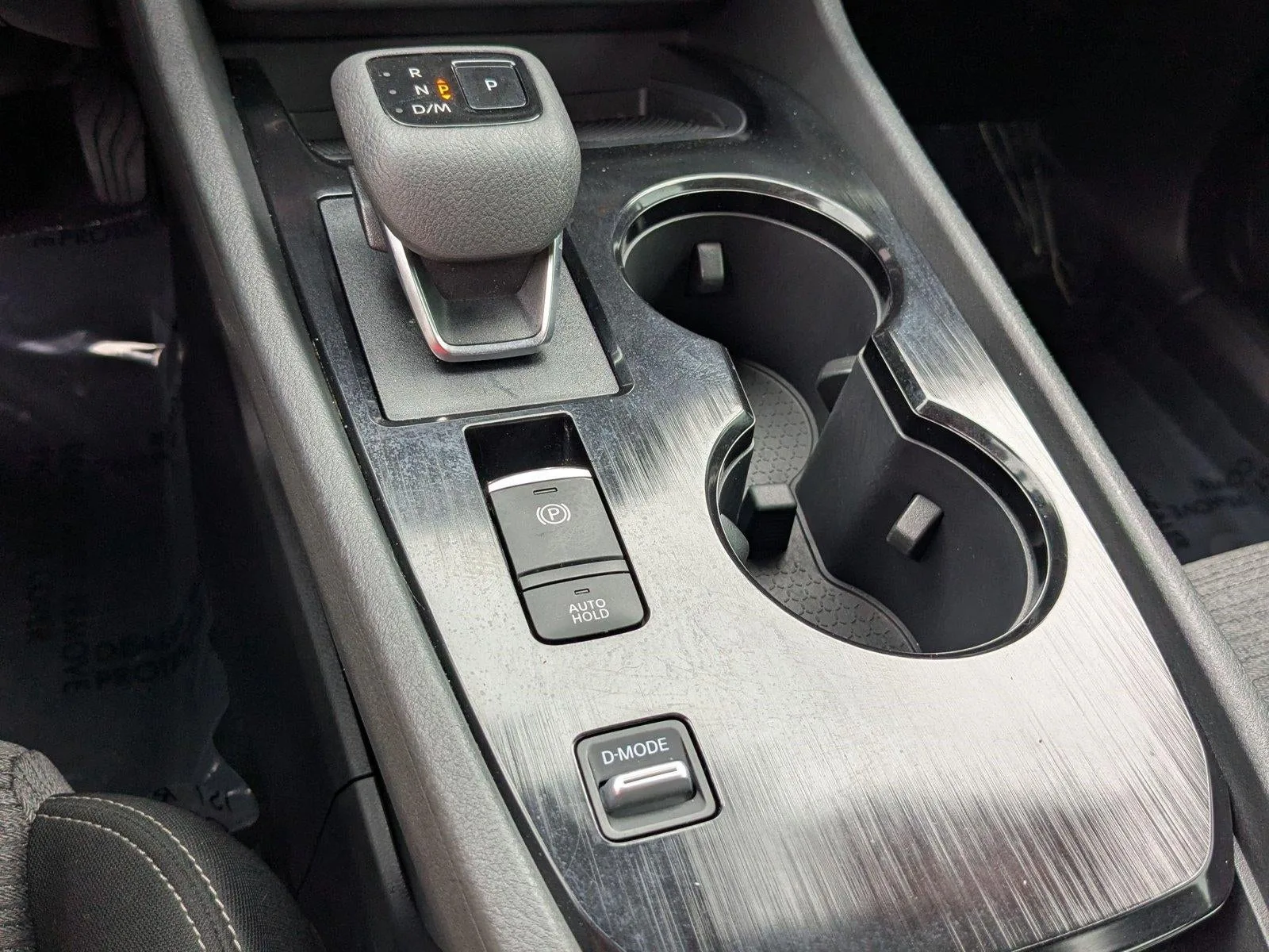 2023 Nissan Rogue FWD SV photo 12