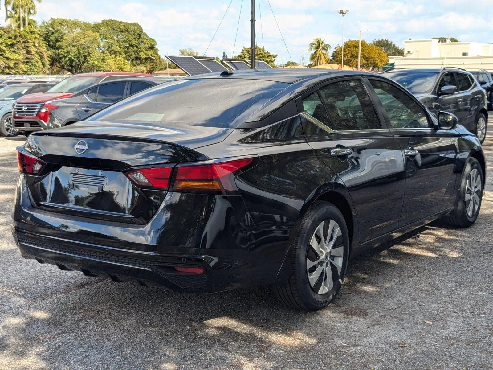 2025 Nissan Altima S FWD photo 2