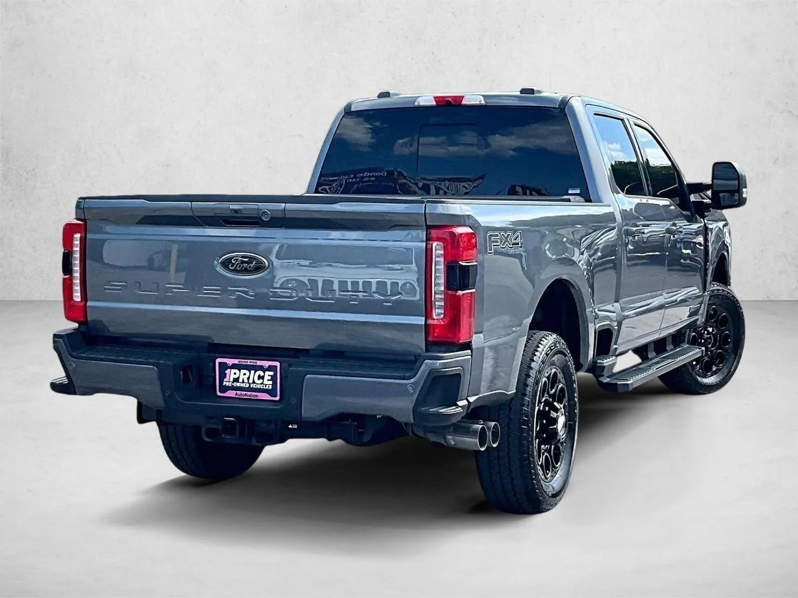 2024 Ford F-350 XLT photo 2