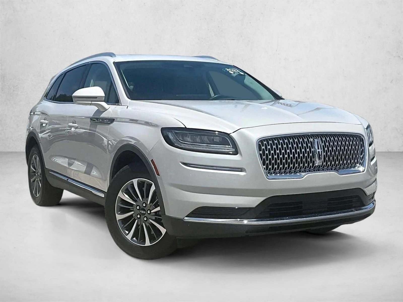 2023 Lincoln Nautilus Standard photo 12