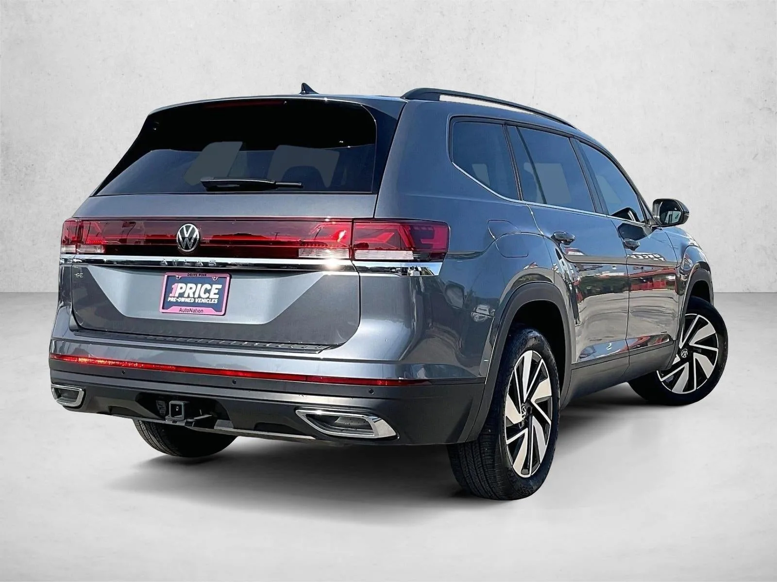 2024 Volkswagen Atlas 2.0T SE w/Technology photo 2