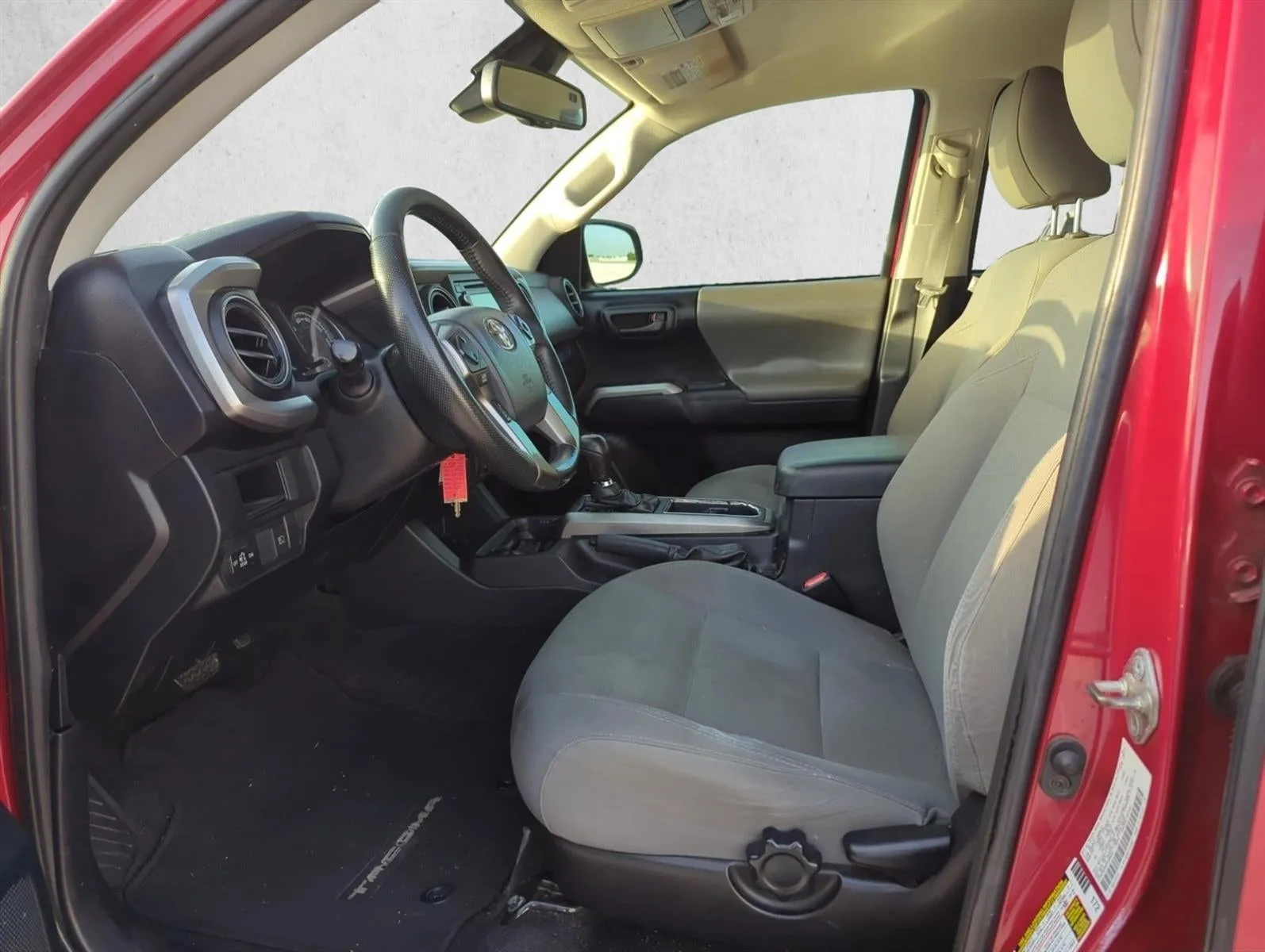 2019 Toyota Tacoma 2WD 2WD SR5 Double Cab 5' Bed V6 AT (GS) photo 10