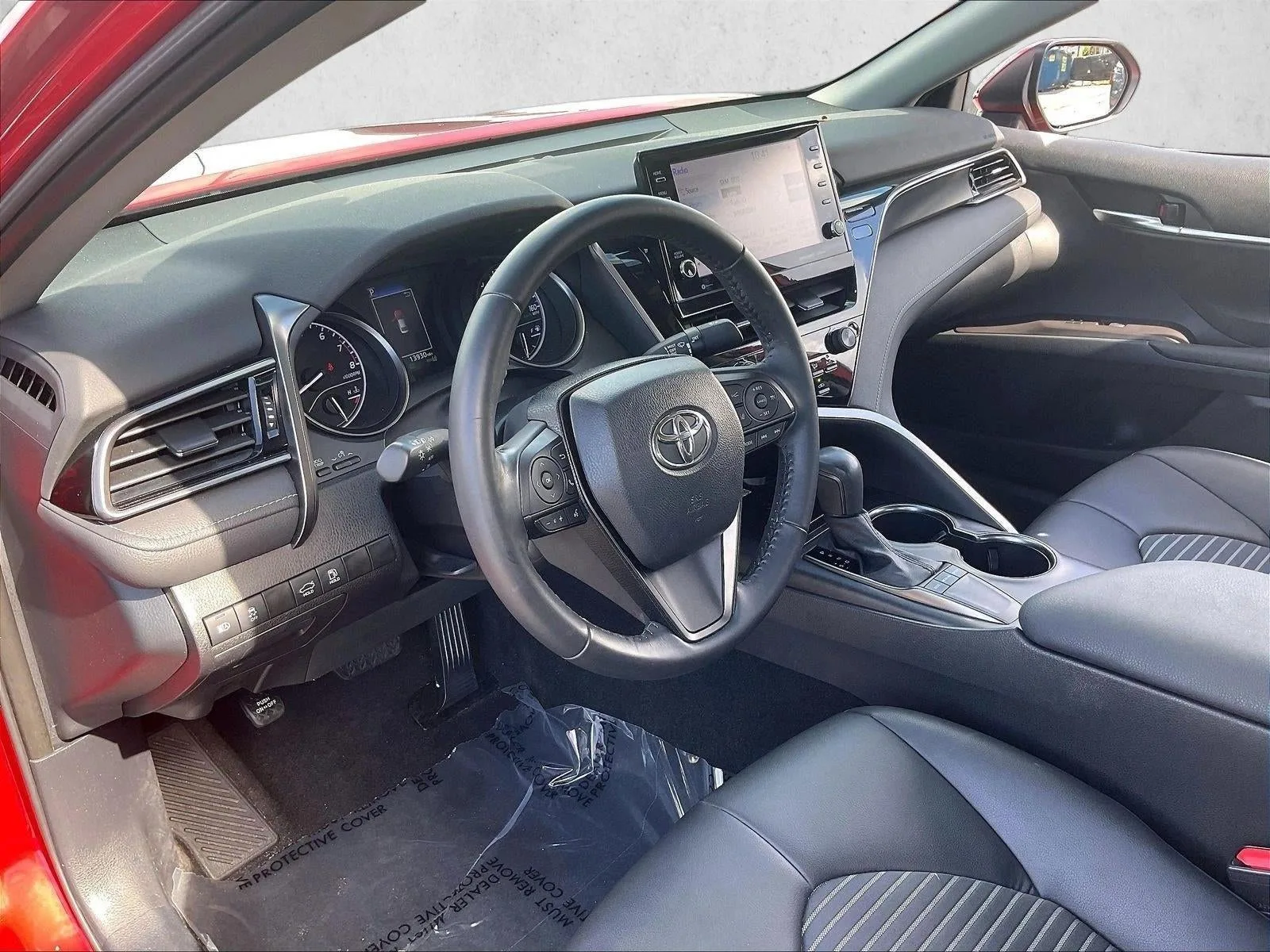 2022 Toyota Camry SE photo 11