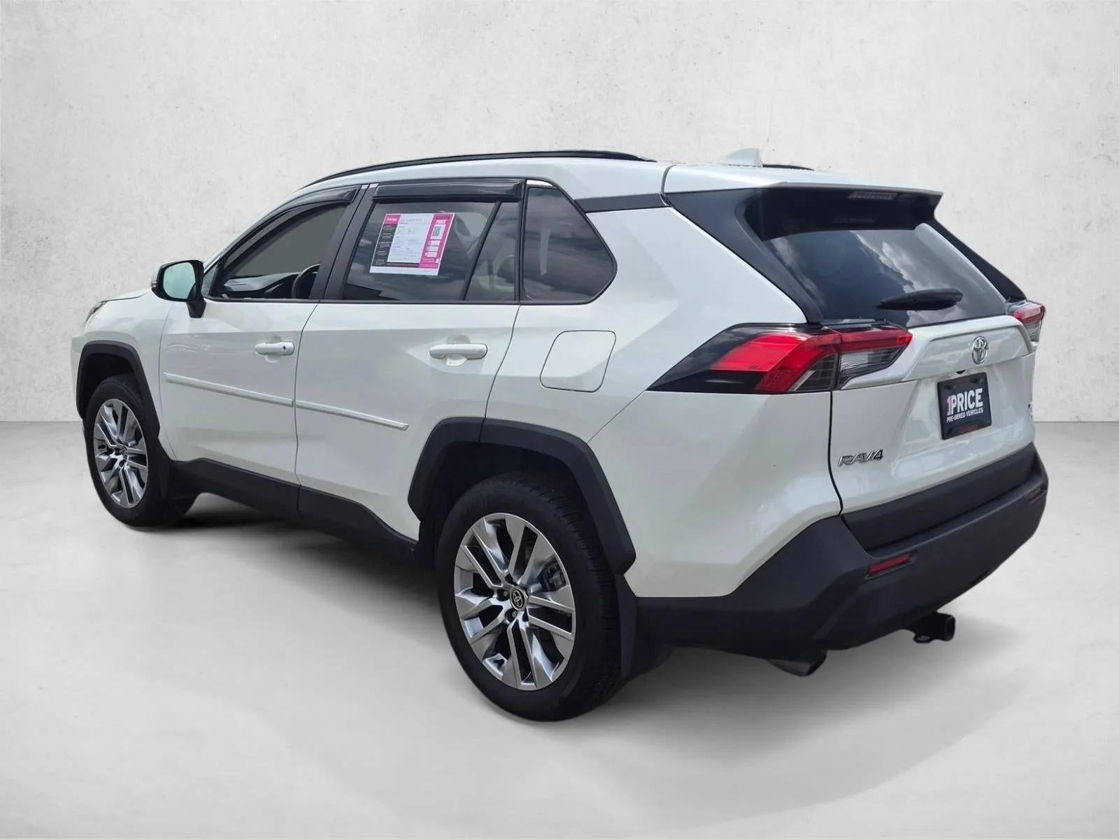 2022 Toyota RAV4 XLE Premium photo 8