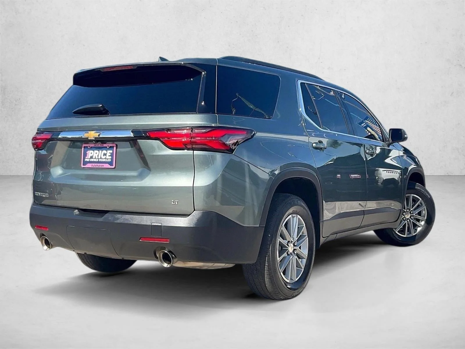 2023 Chevrolet Traverse LT Cloth photo 2