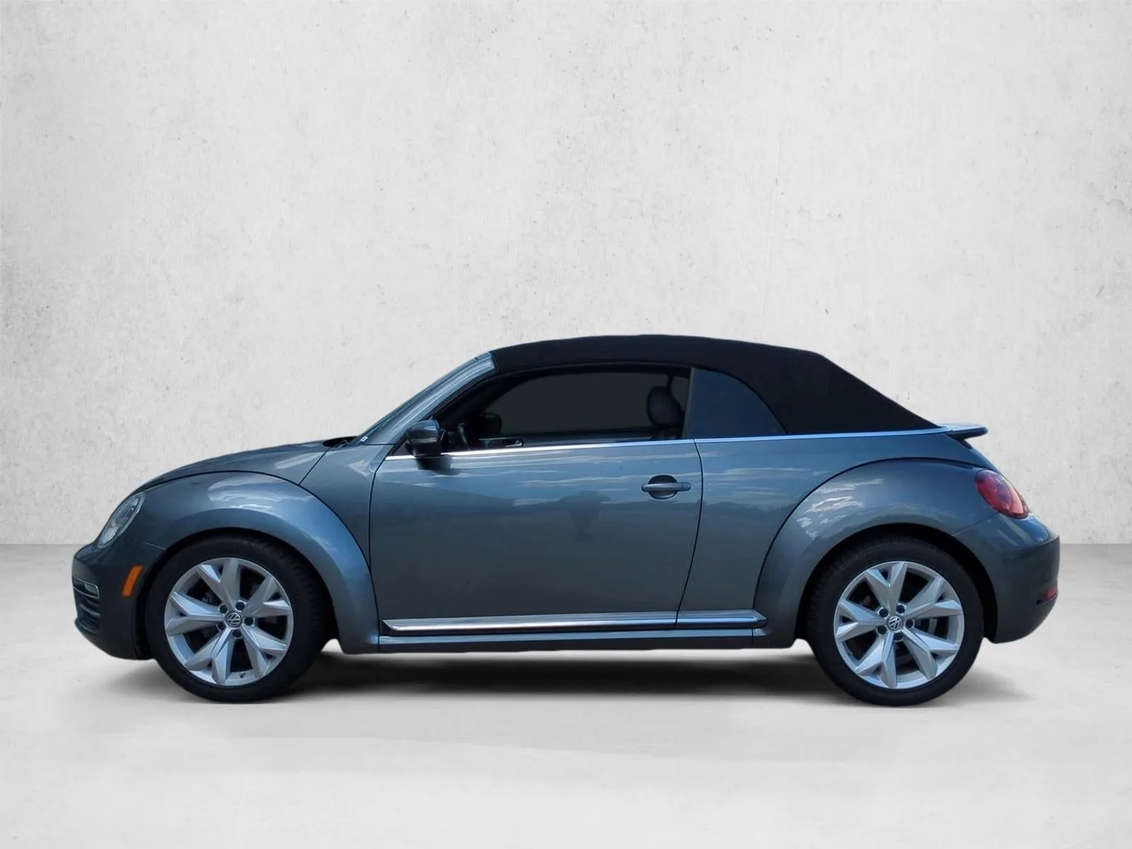 2018 Volkswagen Beetle Convertible S Auto photo 8