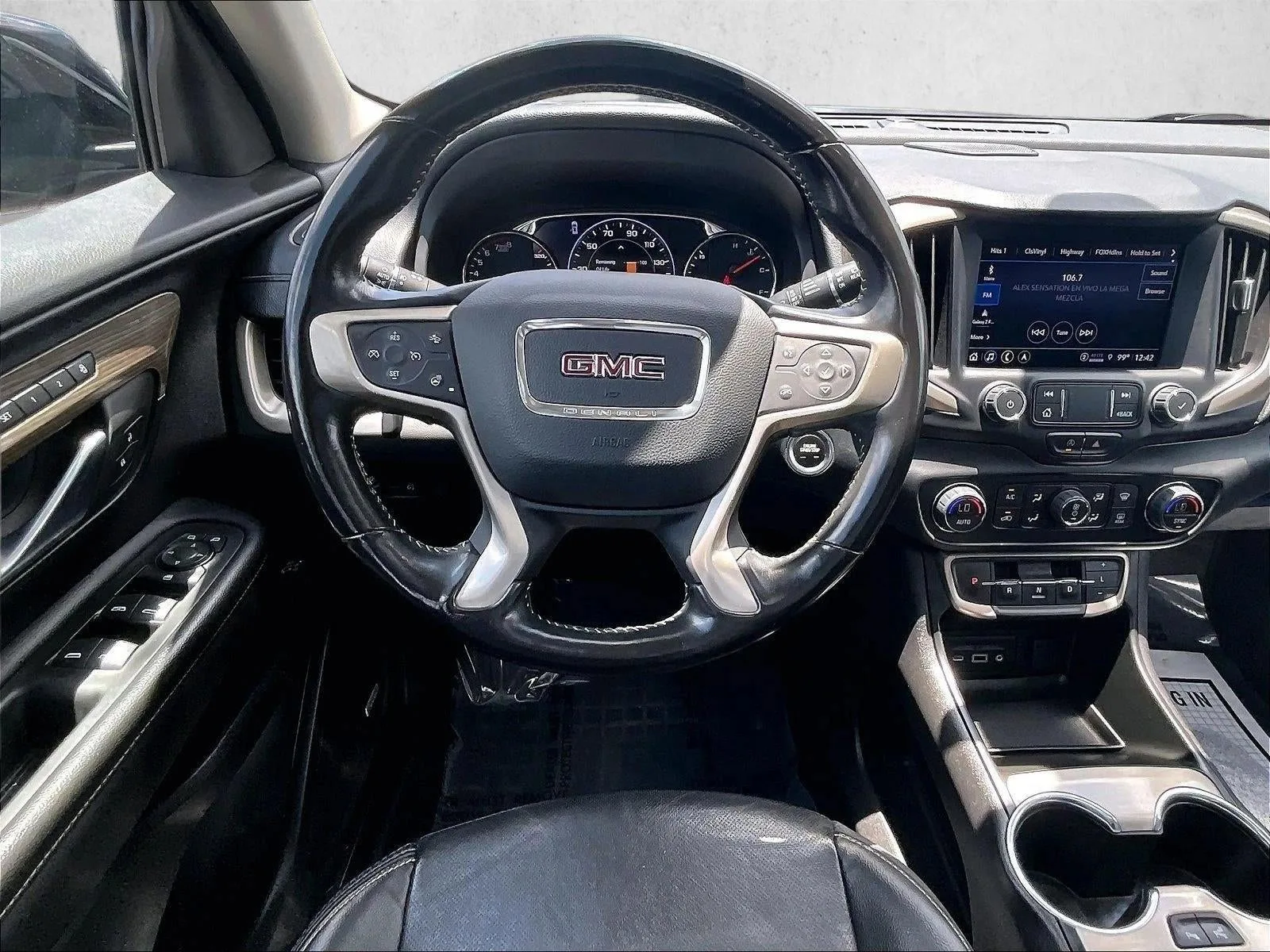 2022 GMC Terrain Denali photo 7