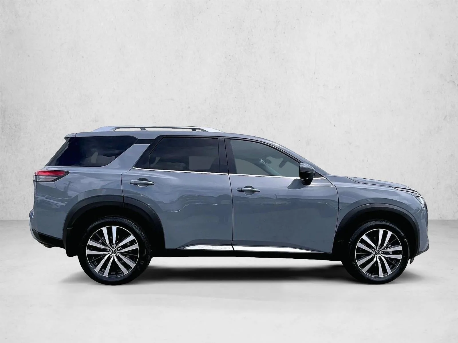 2024 Nissan Pathfinder Platinum 4WD photo 5