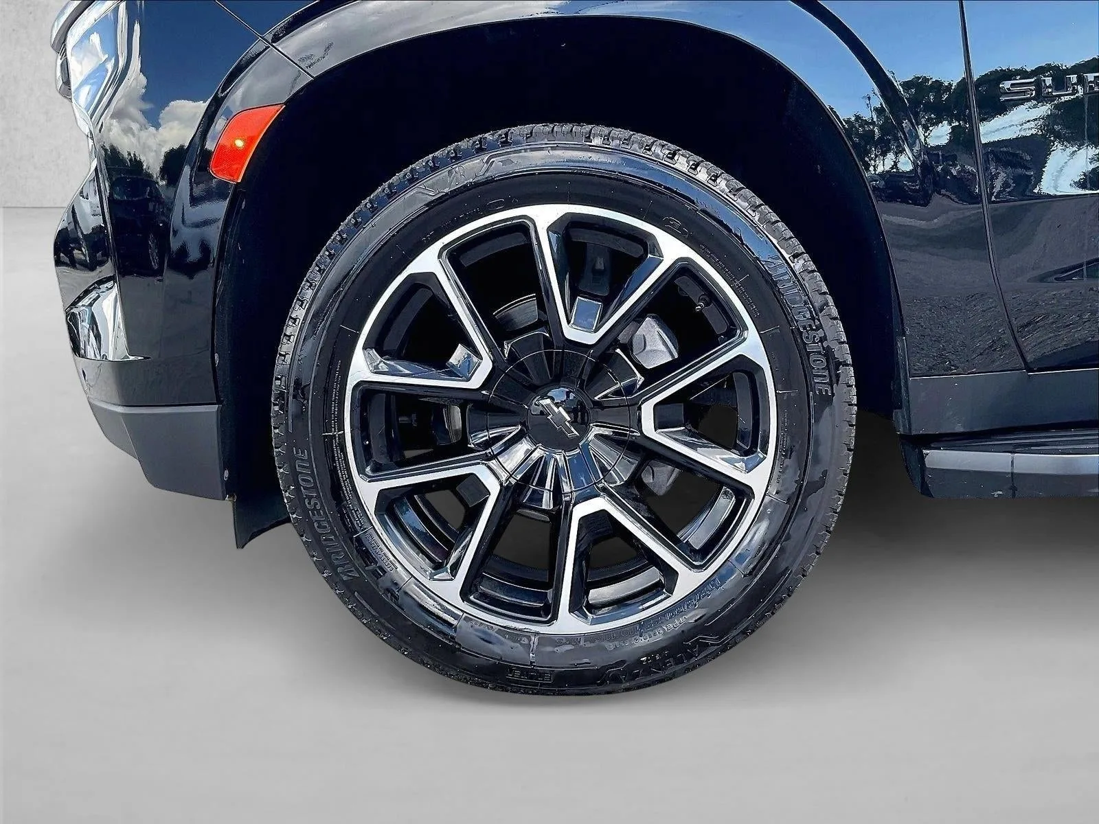 2024 Chevrolet Suburban RST photo 10