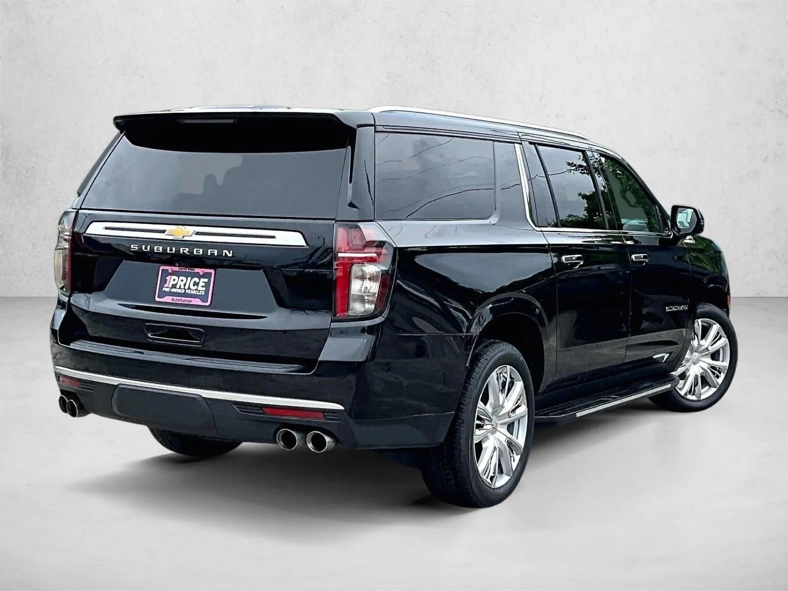 2023 Chevrolet Suburban High Country photo 2