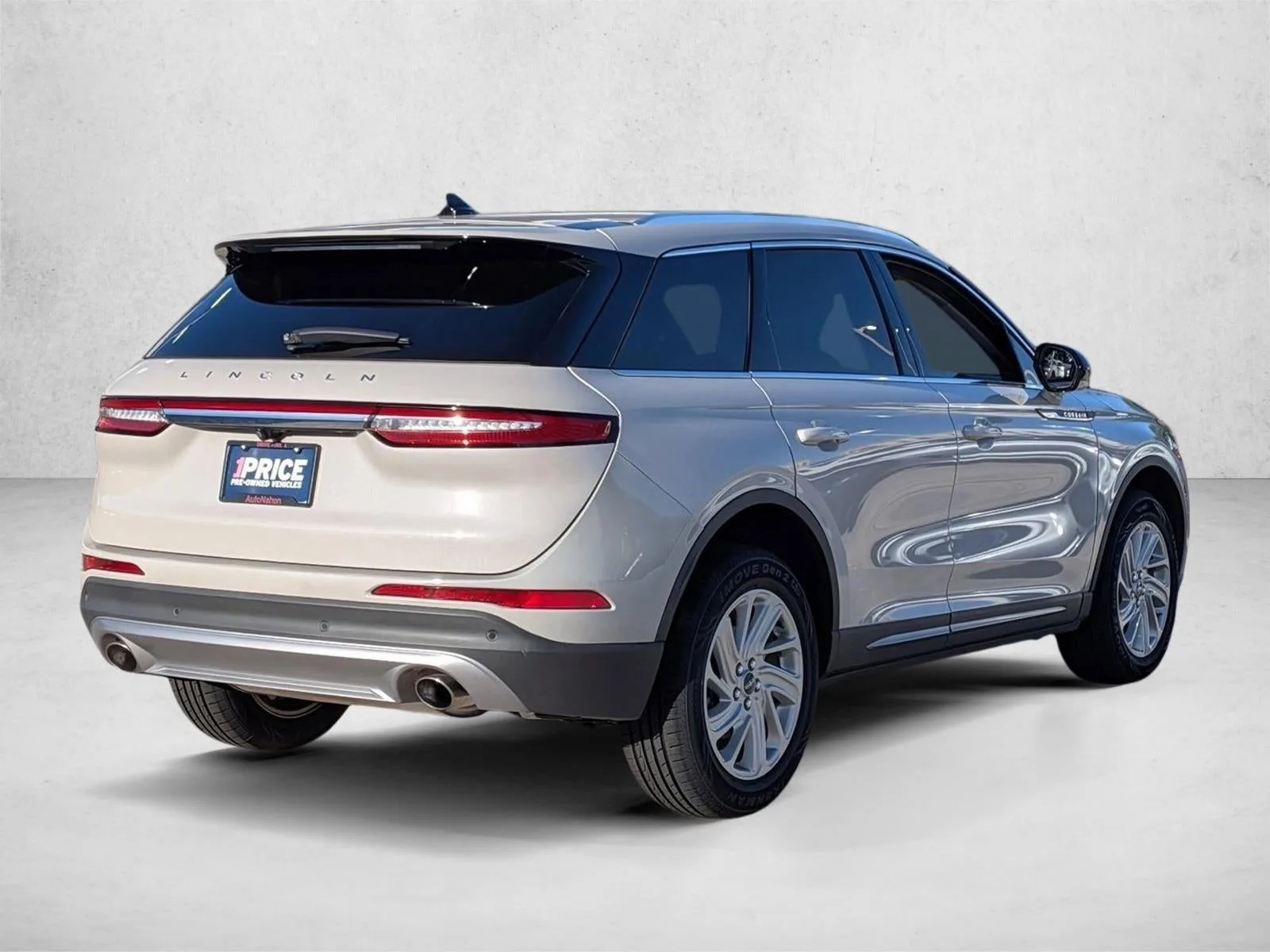 2020 Lincoln Corsair Standard FWD photo 5