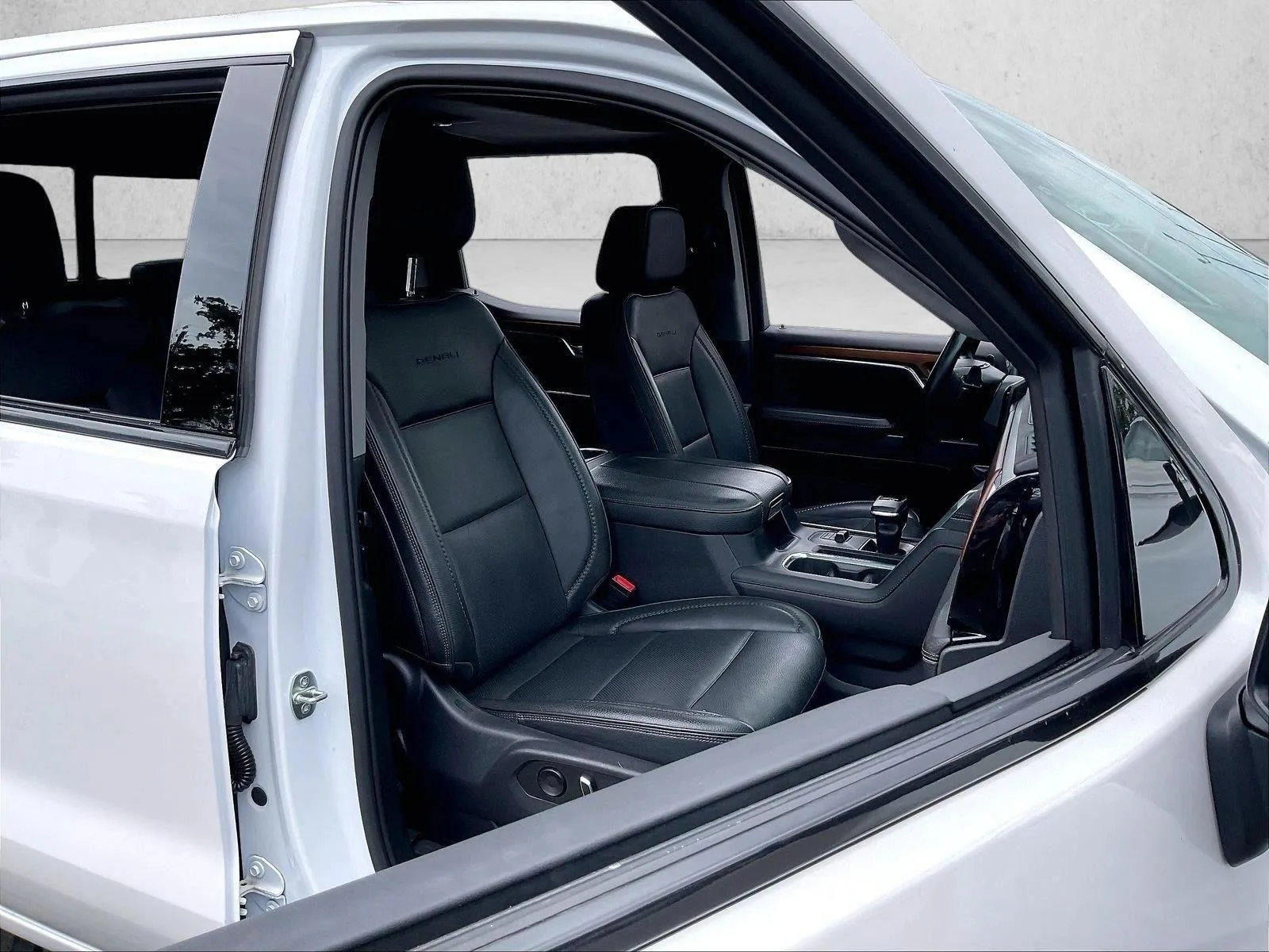 2023 GMC Sierra 1500 Denali photo 9