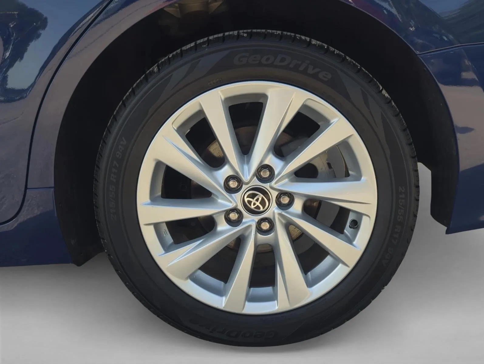 2023 Toyota Camry LE Auto (SE) photo 9