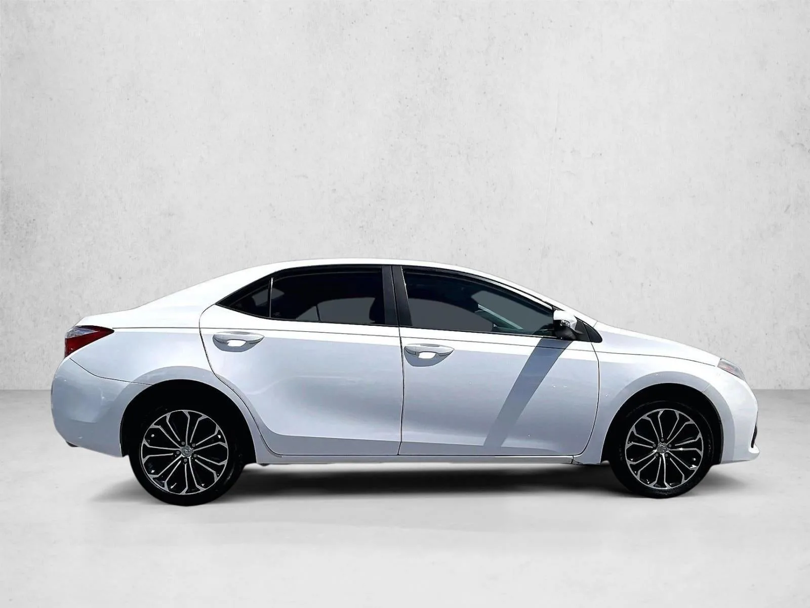 2016 Toyota Corolla S photo 5