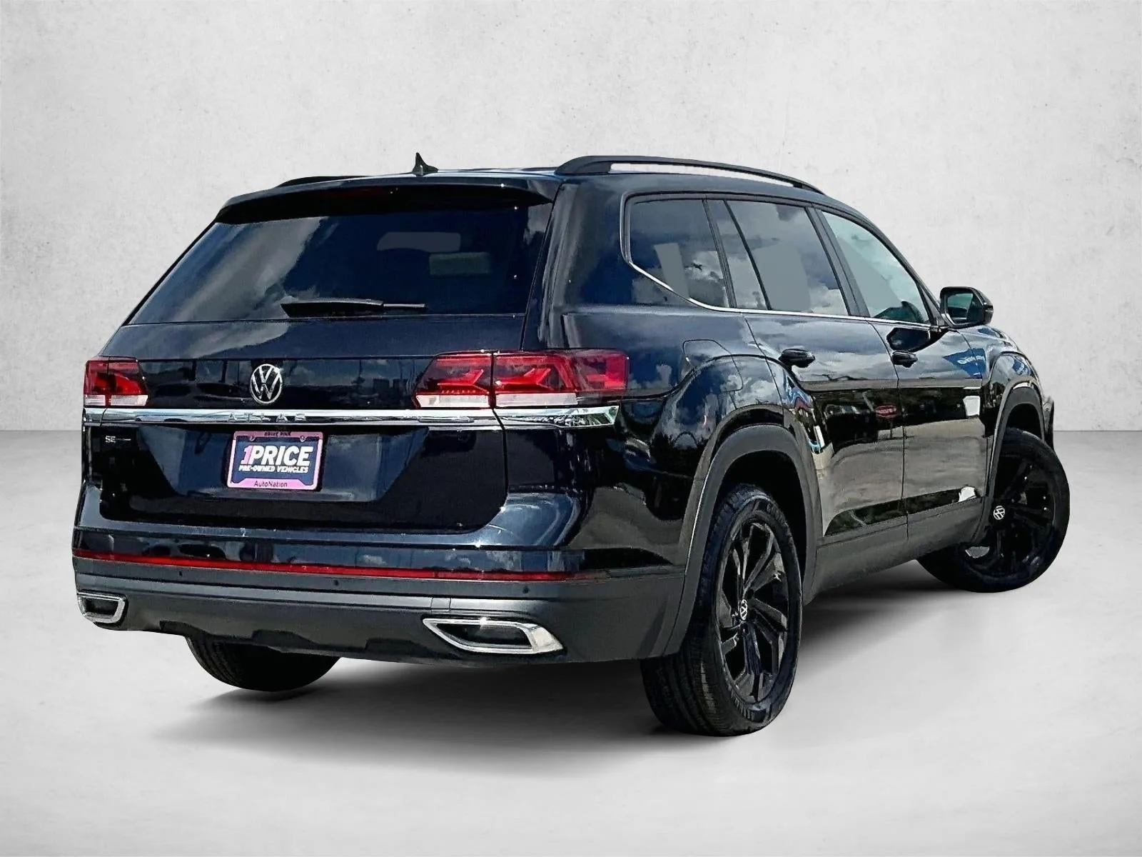 2023 Volkswagen Atlas 2.0T SE w/Technology photo 2