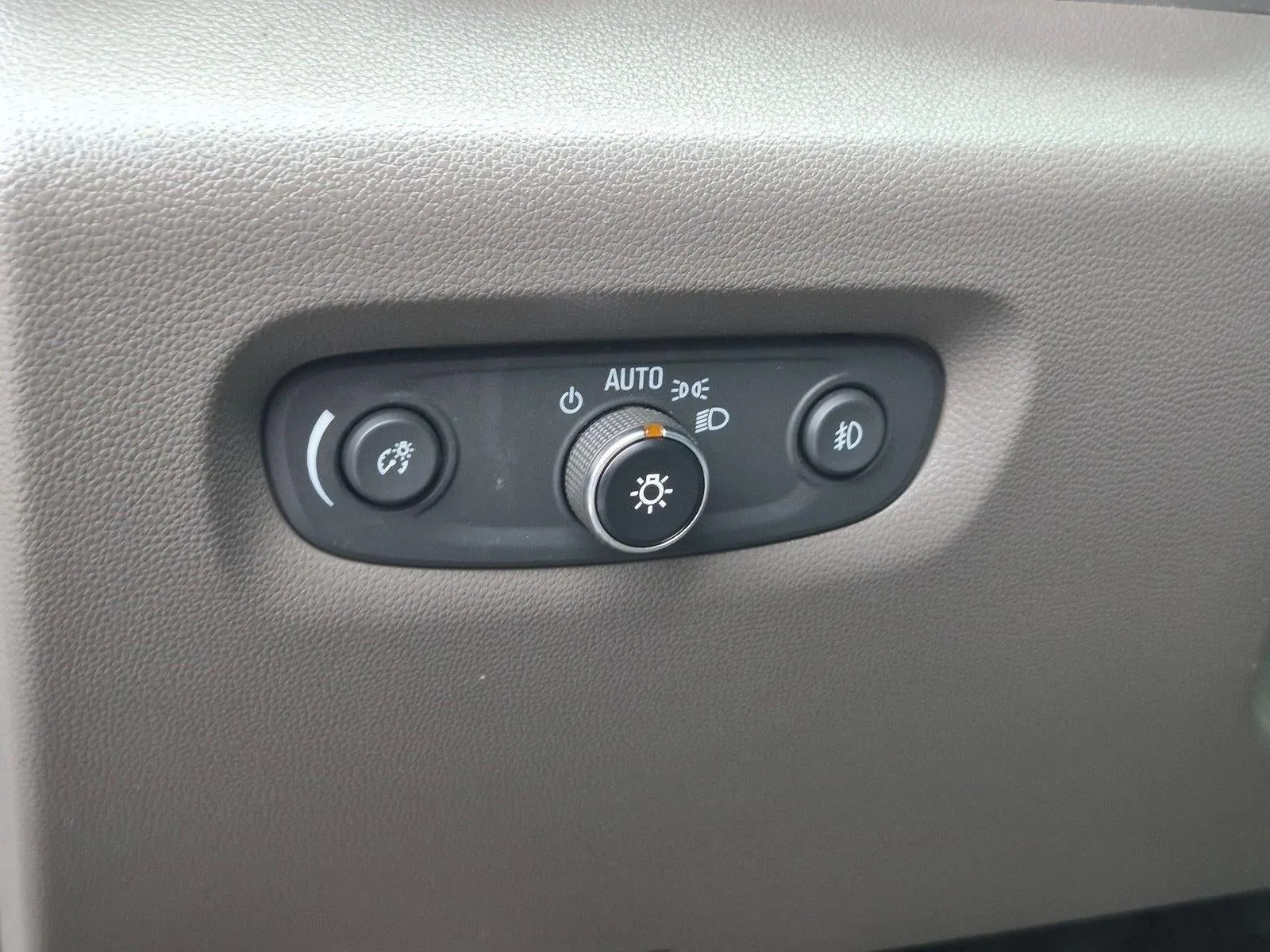 2020 Chevrolet Traverse FWD 1LT photo 10