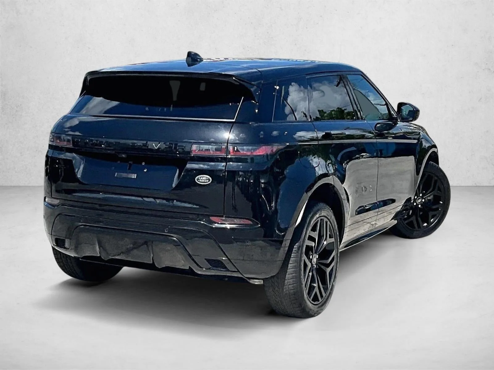 2023 Land Rover Range Rover Evoque R-Dynamic SE photo 2