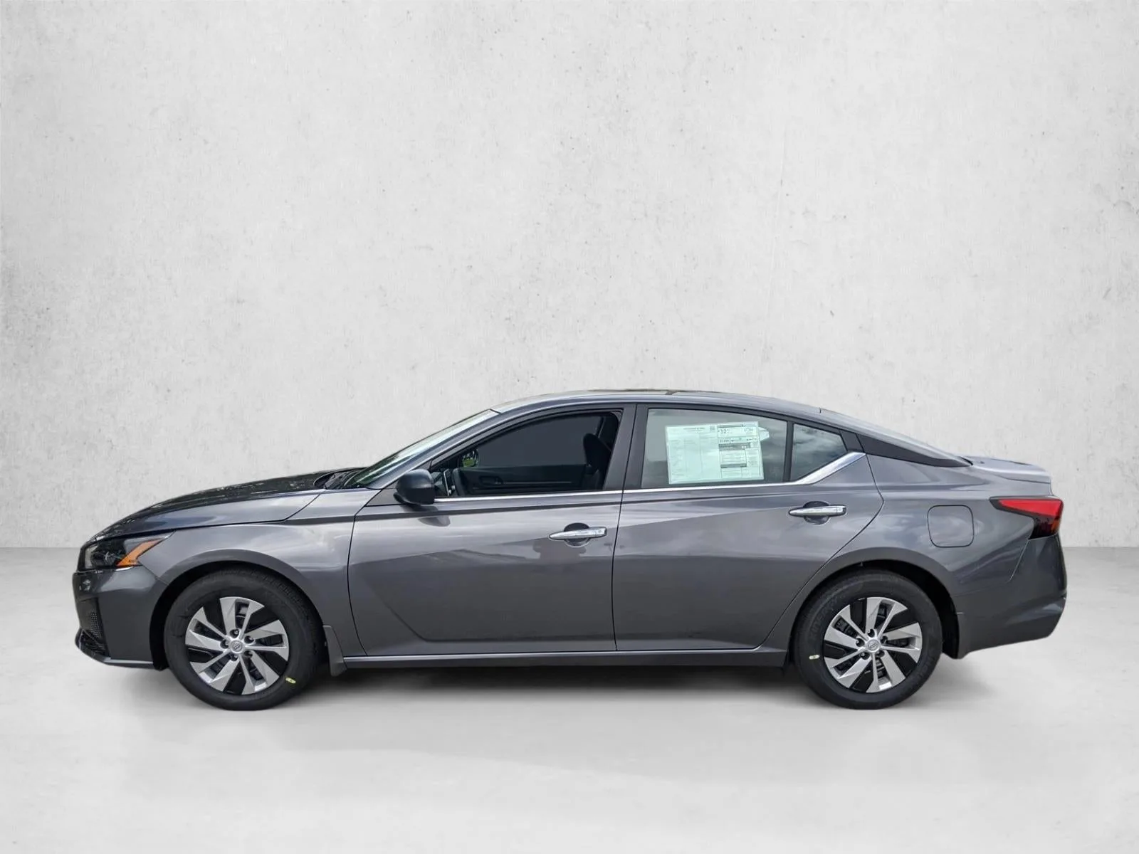 2025 Nissan Altima S FWD photo 5