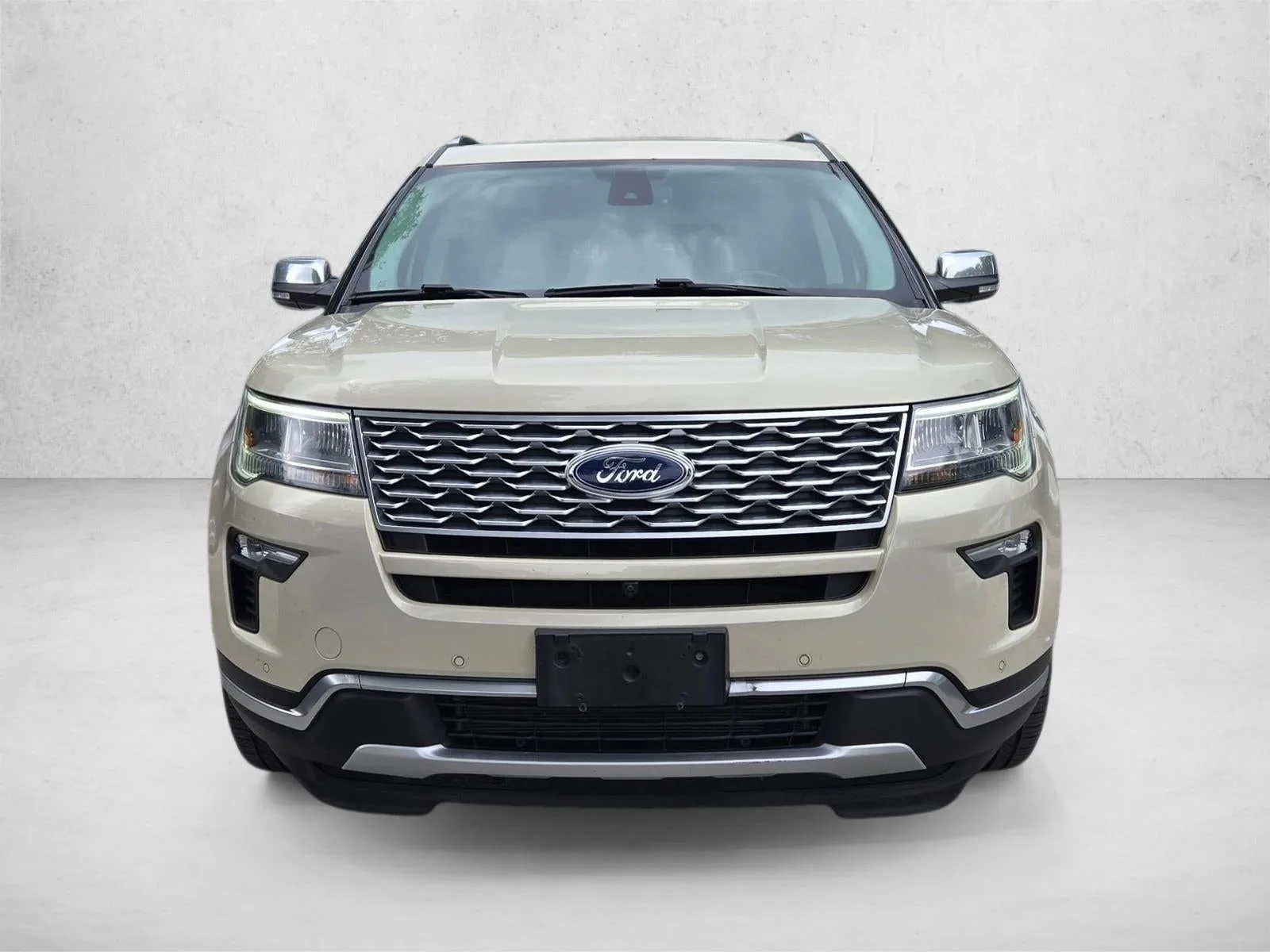 2018 Ford Explorer Platinum 4WD photo 2