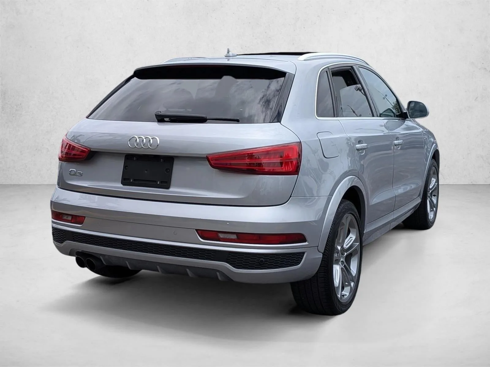 2018 Audi Q3 2.0 TFSI Sport Premium Plus FWD photo 5