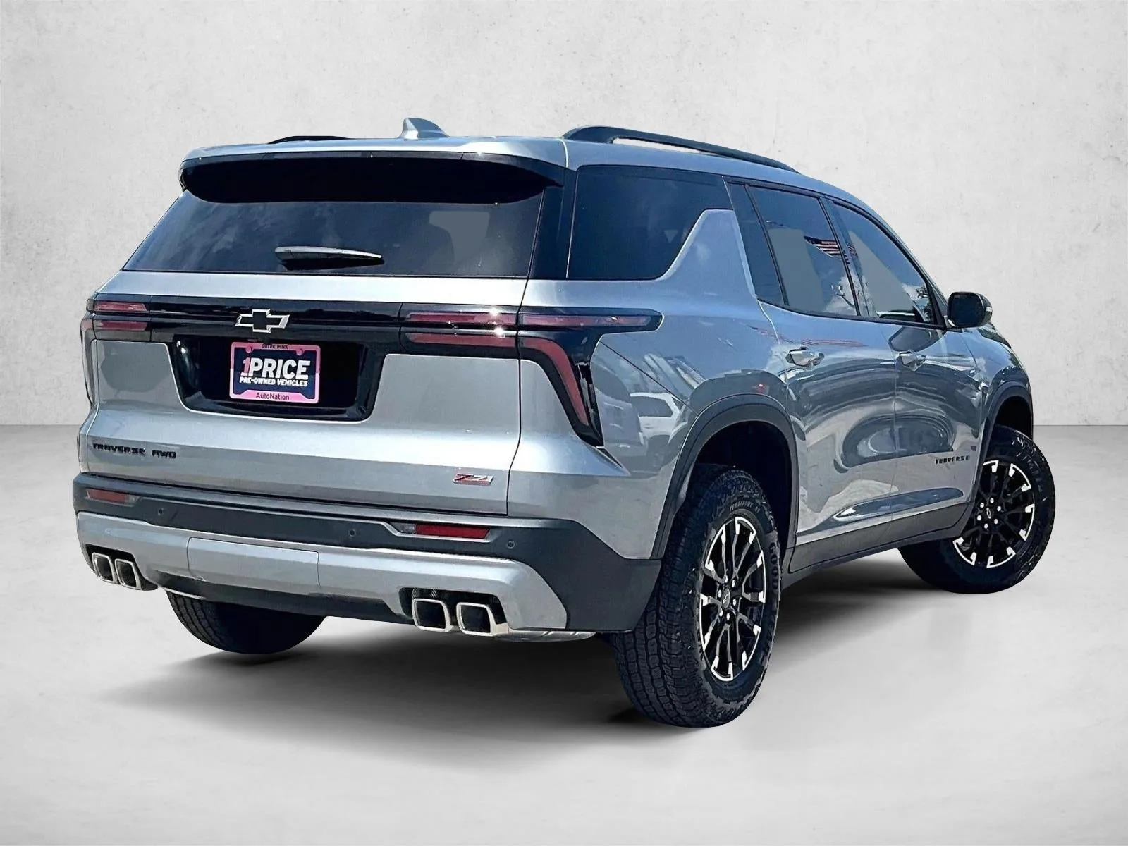 2026 Chevrolet Traverse Z71 photo 2