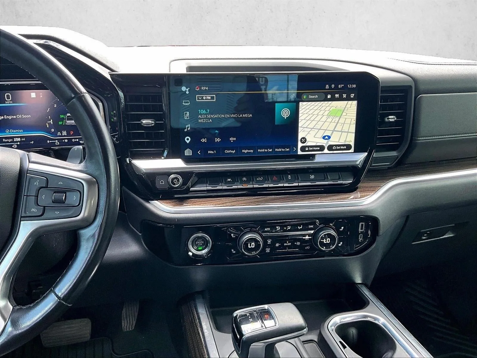 2023 Chevrolet Silverado 1500 RST photo 7
