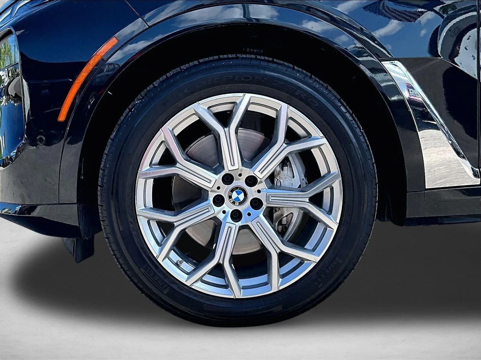 2023 BMW X7 xDrive40i photo 10