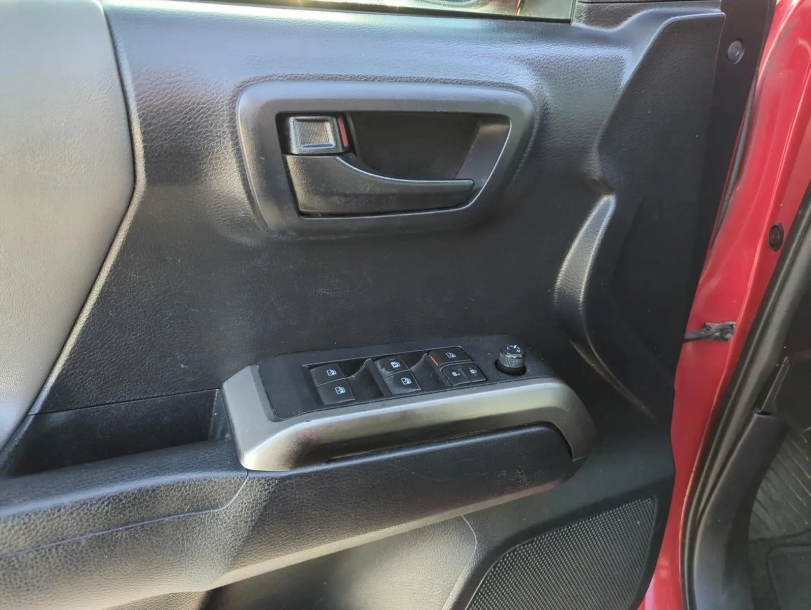 2019 Toyota Tacoma 2WD 2WD SR5 Double Cab 5' Bed V6 AT (GS) photo 9
