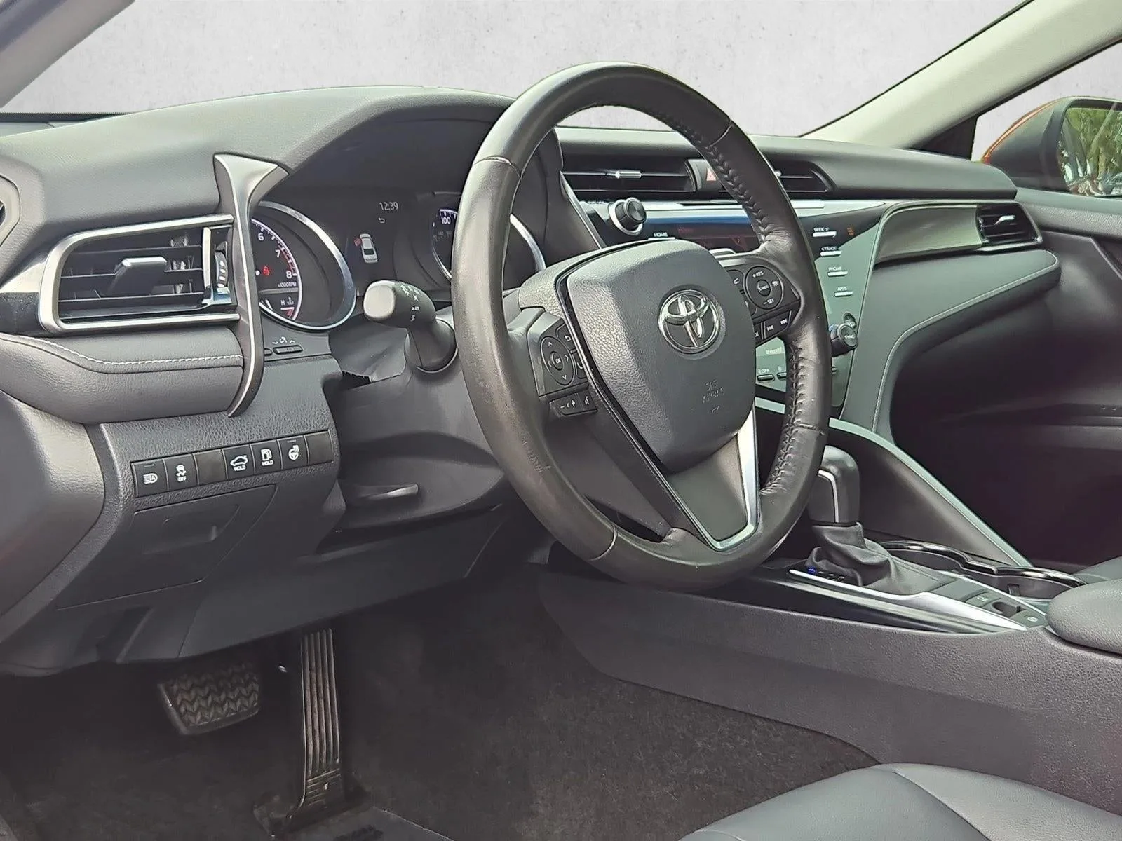 2020 Toyota Camry SE Auto AWD (Natl) photo 10