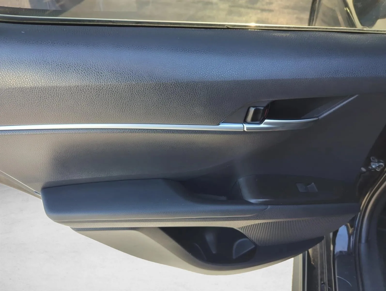 2021 Toyota Camry SE Auto (SE) photo 8
