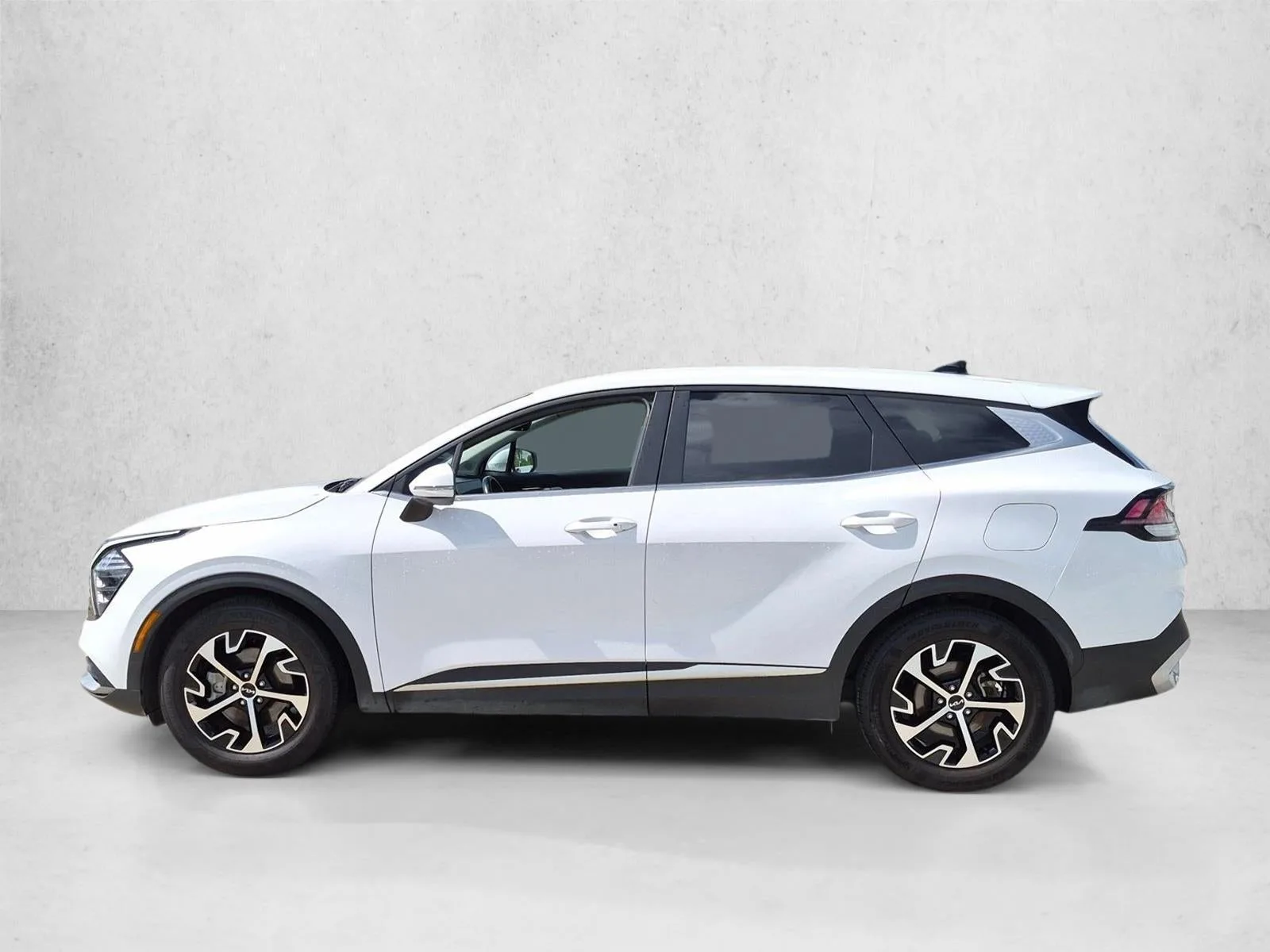 2024 Kia Sportage EX FWD photo 8