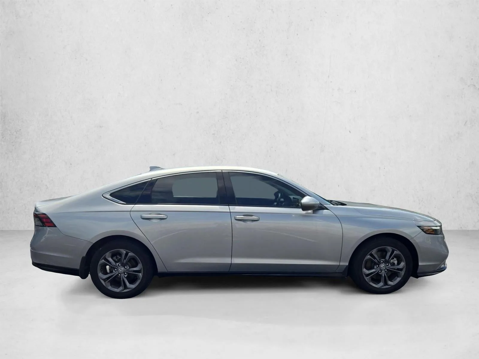2025 Honda Accord Hybrid EX-L photo 5