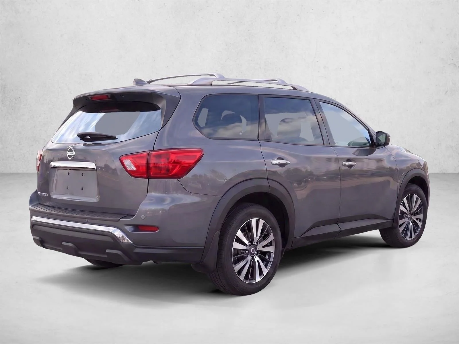 2020 Nissan Pathfinder FWD S photo 7