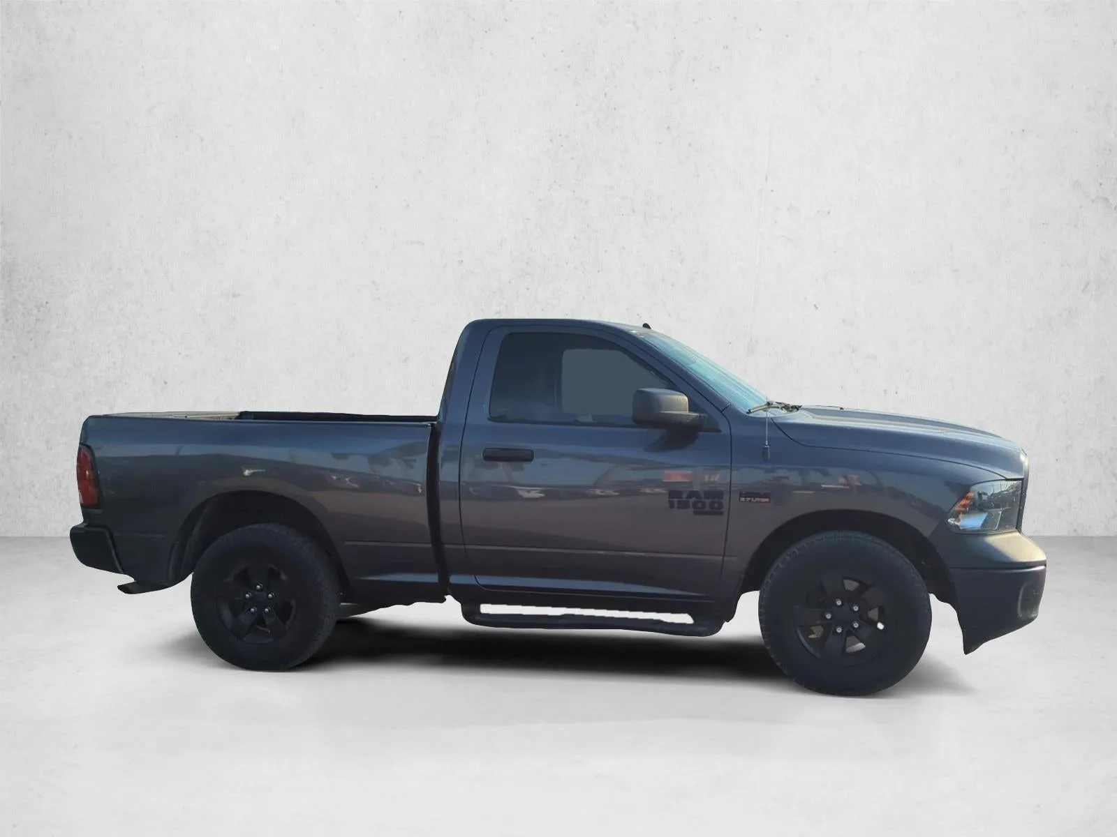 2022 RAM 1500 Classic Tradesman 4x4 Reg Cab 6'4" Box photo 5