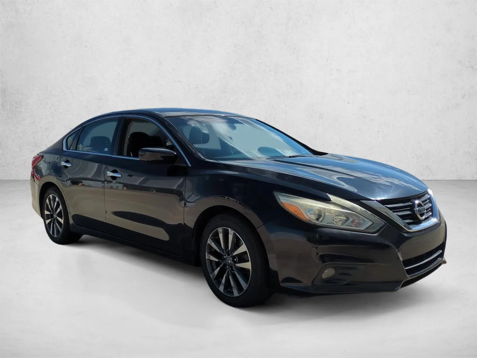 2017 Nissan Altima 2.5 SV Sedan photo 3