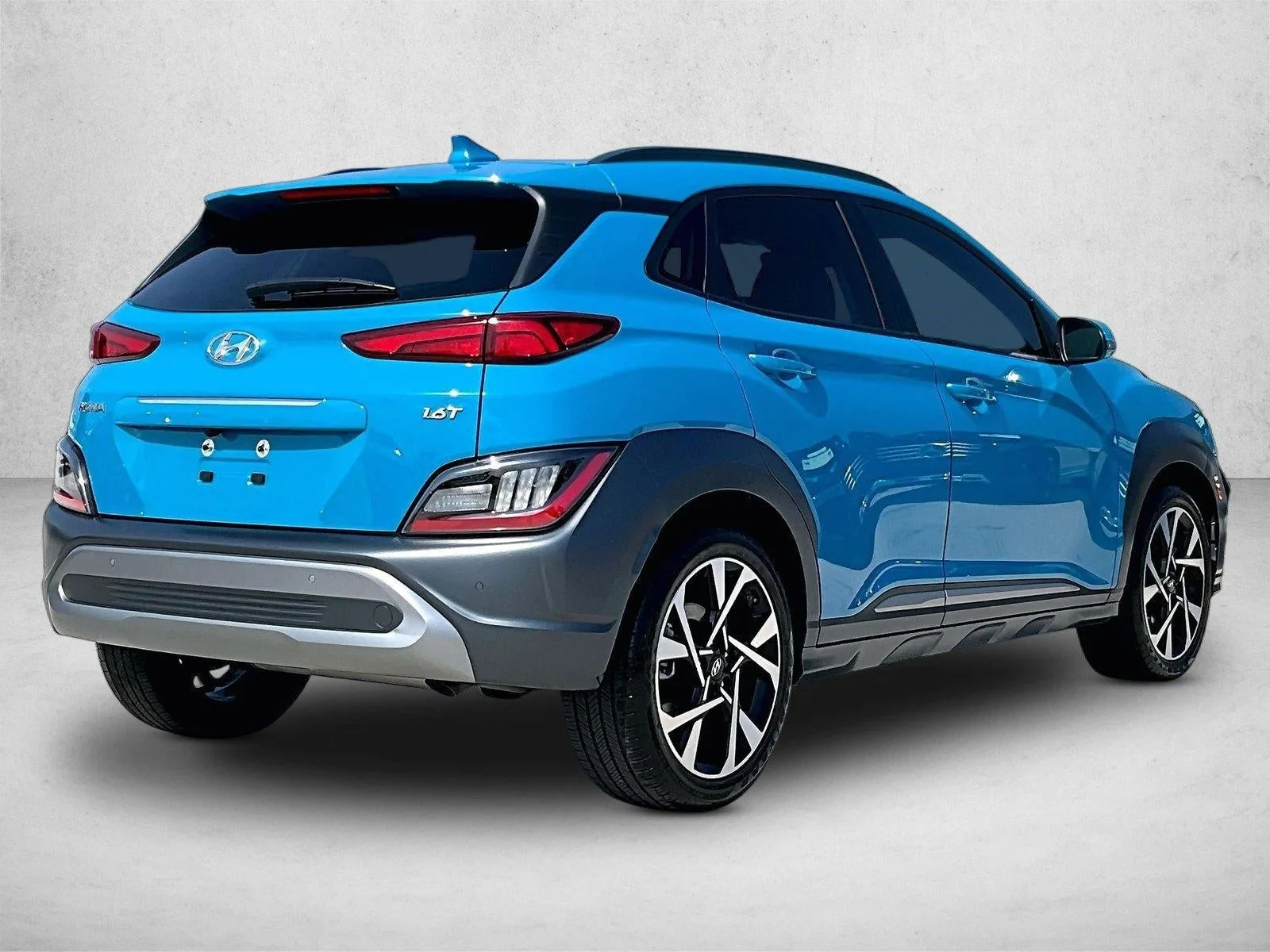 2022 Hyundai KONA Limited DCT FWD photo 2