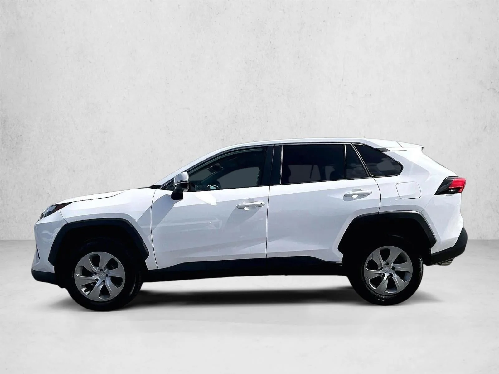 2023 Toyota RAV4 LE photo 6
