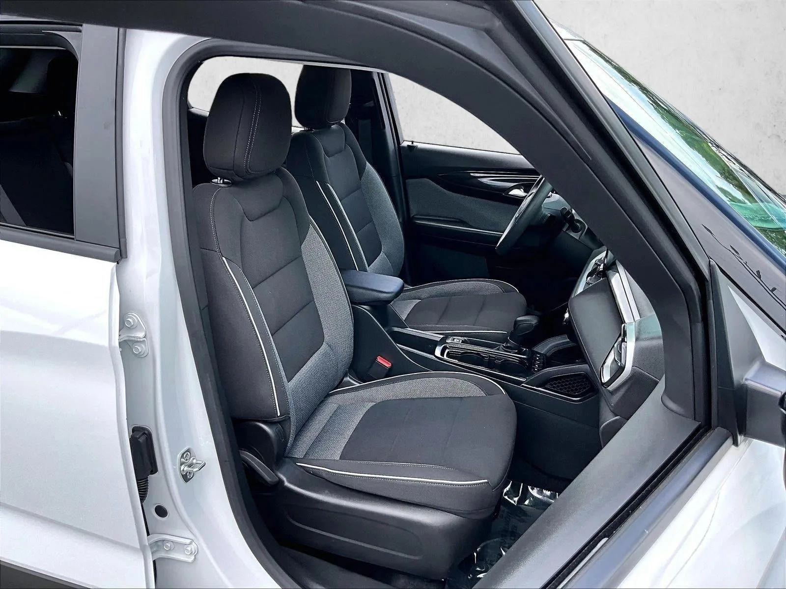 2026 Chevrolet Trailblazer LT photo 9