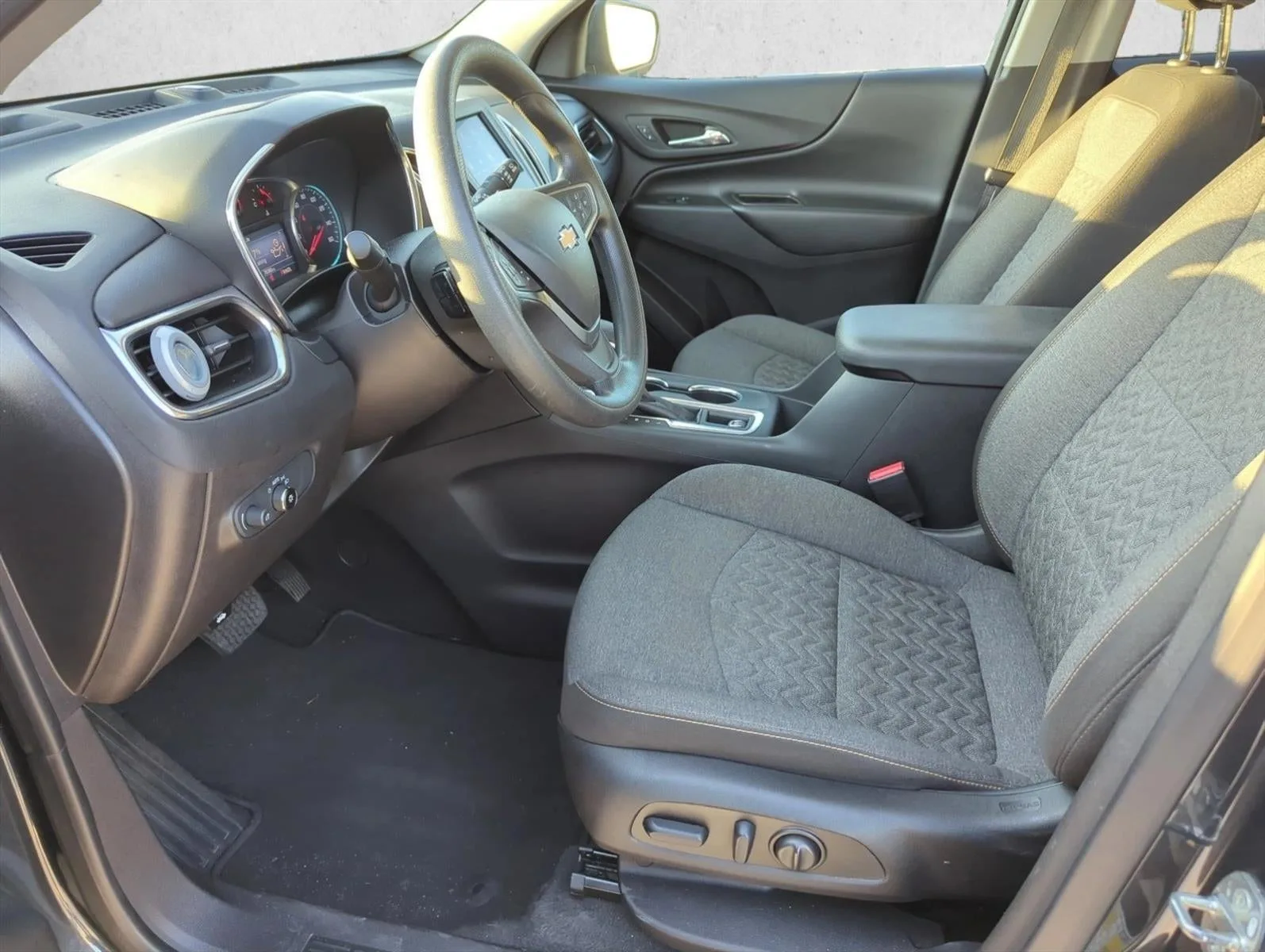 2023 Chevrolet Equinox FWD 4dr LT w/1LT photo 12