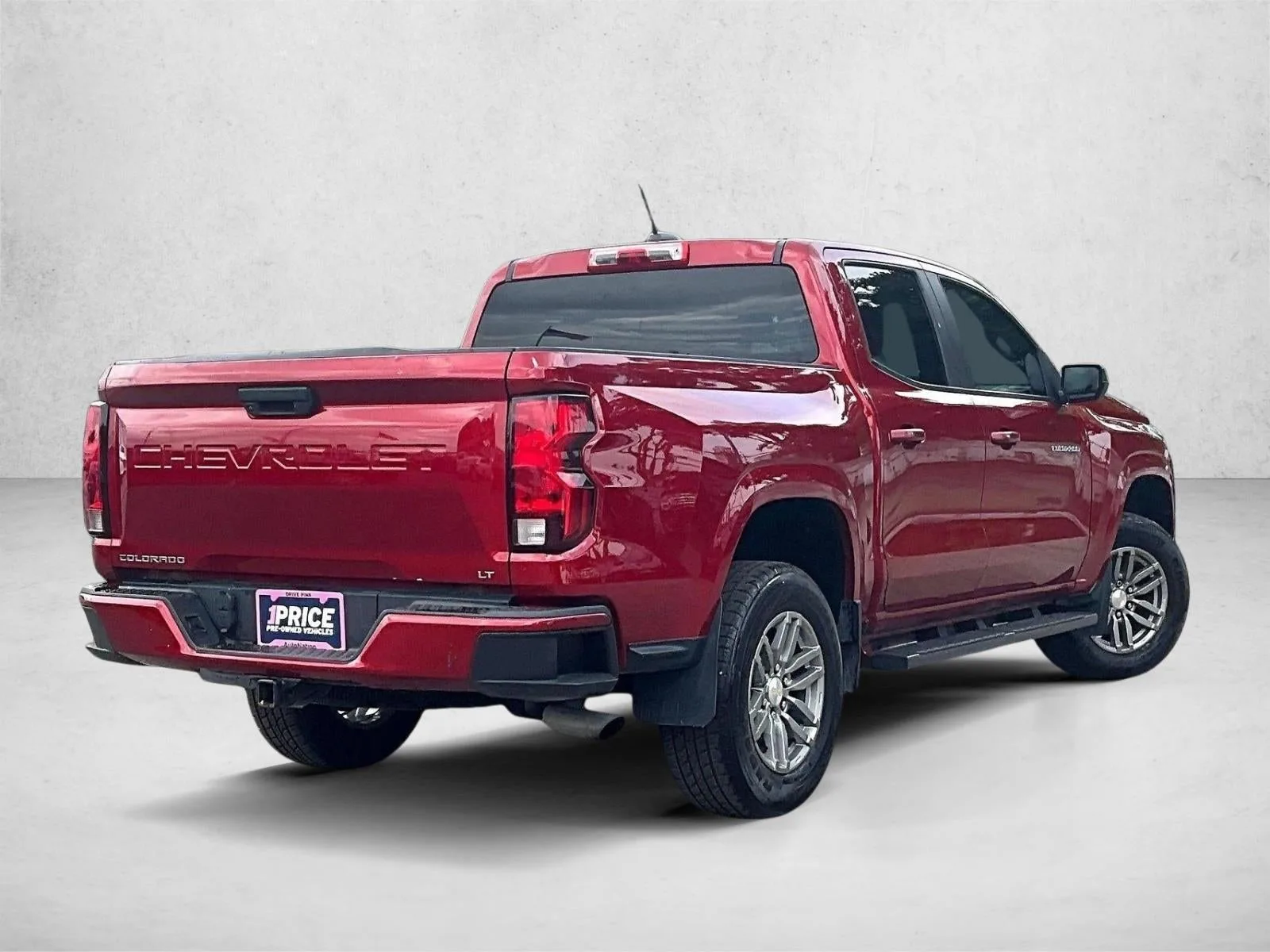 2023 Chevrolet Colorado LT photo 2