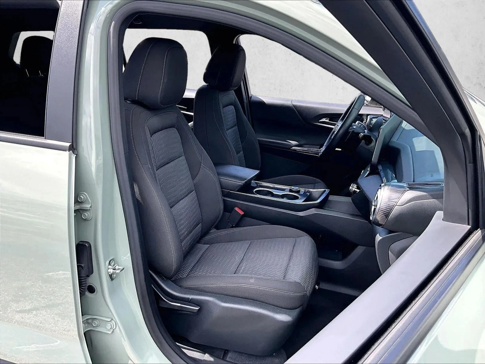 2026 Chevrolet Equinox LT photo 9
