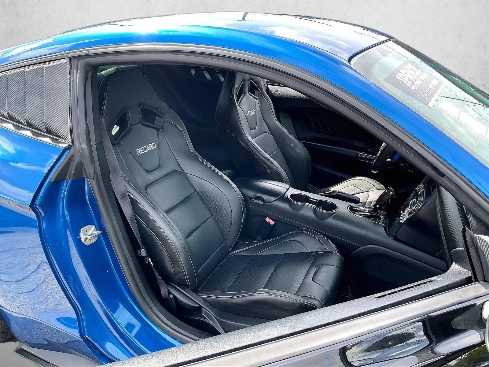 2017 Ford Mustang GT Premium photo 9