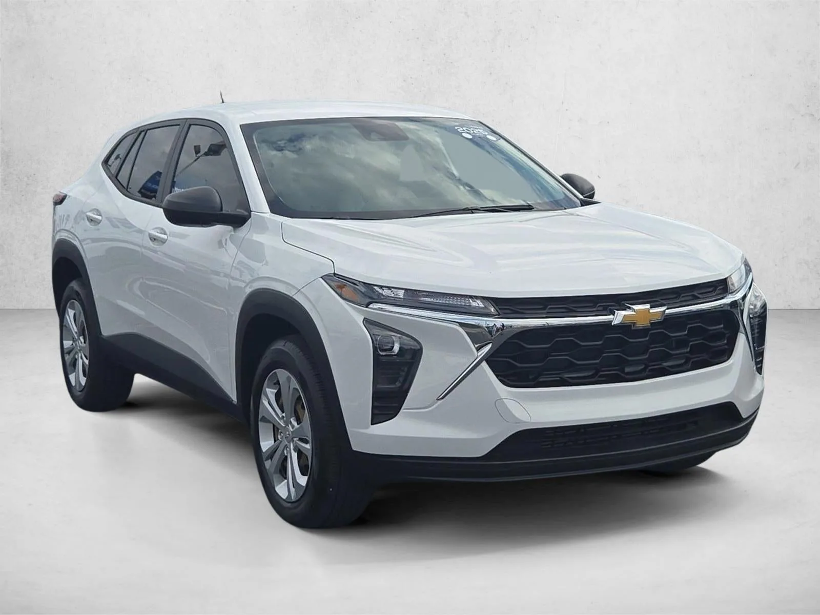 2025 Chevrolet Trax LS photo 3