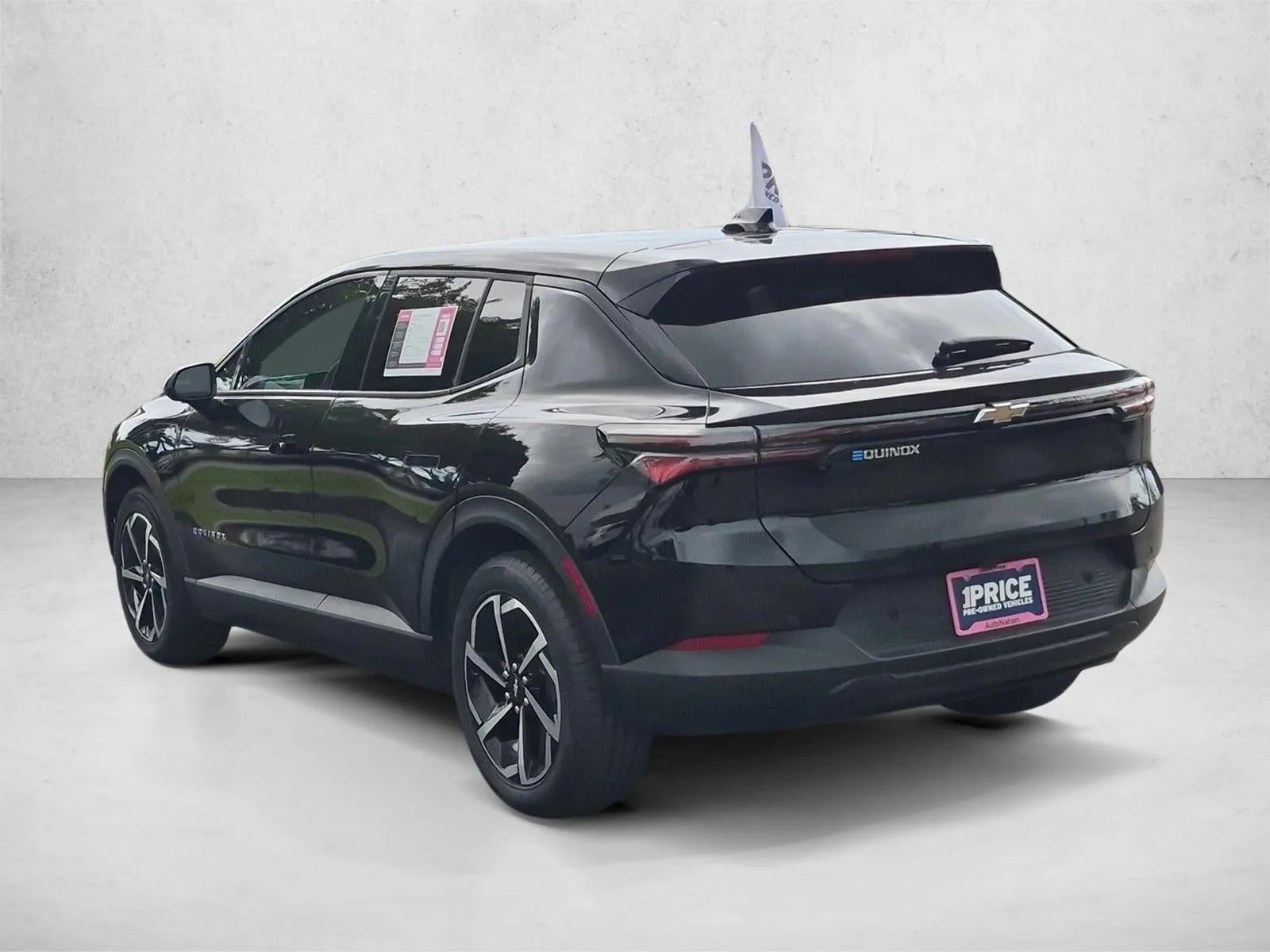 2025 Chevrolet Equinox EV LT photo 8