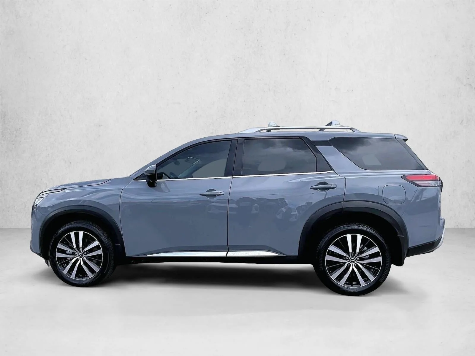 2024 Nissan Pathfinder Platinum 4WD photo 6
