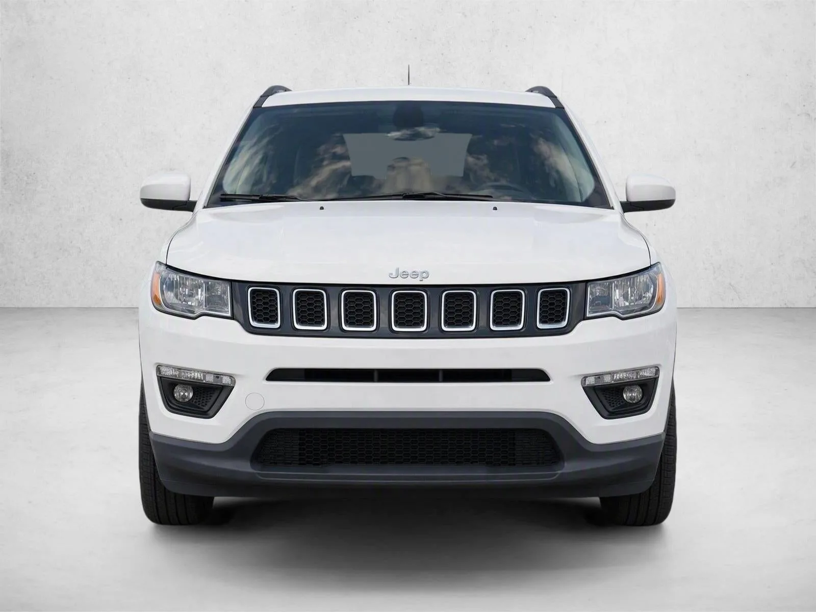 2021 Jeep Compass Latitude FWD photo 2