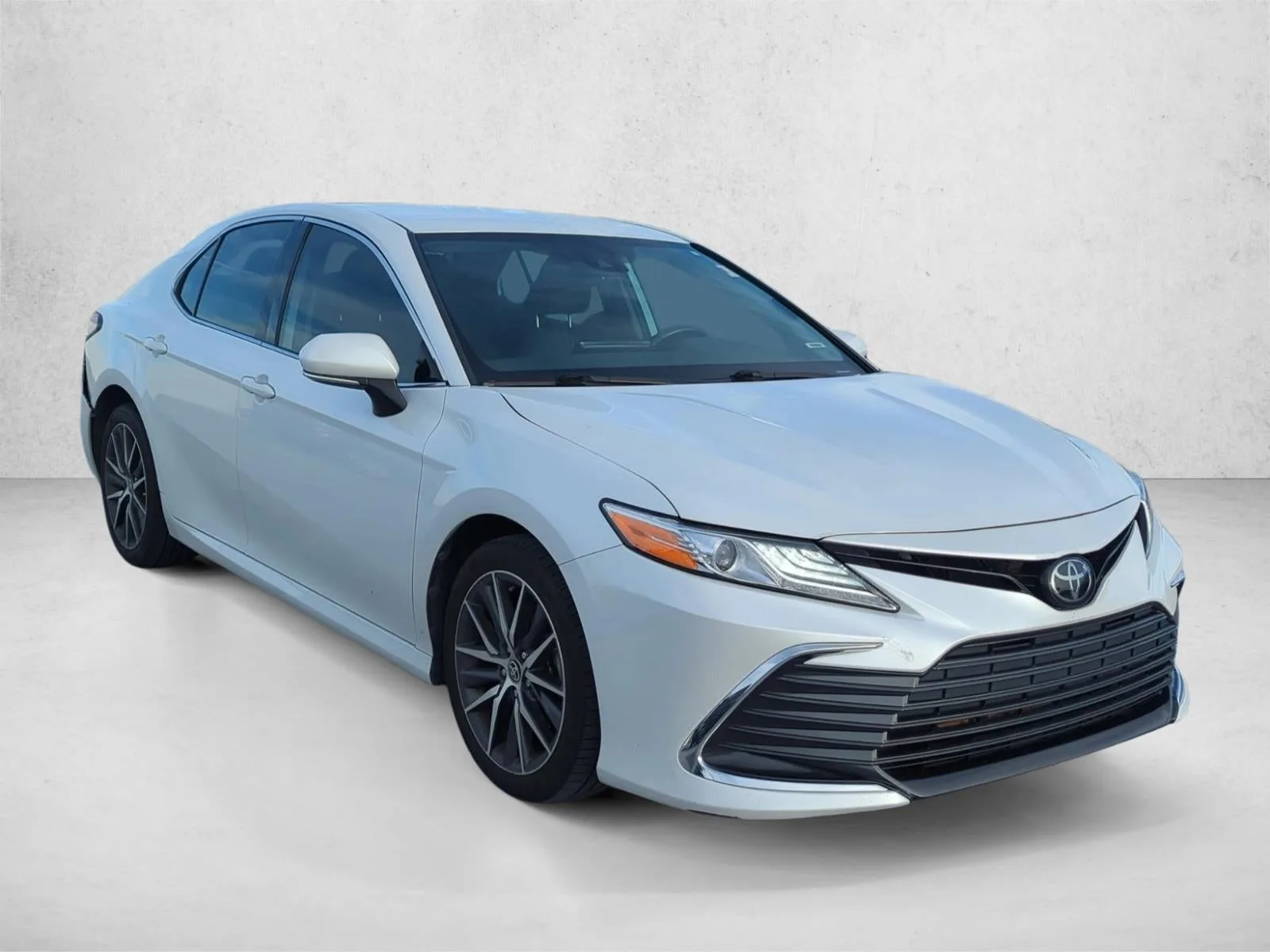 2023 Toyota Camry XLE Auto (SE) photo 4