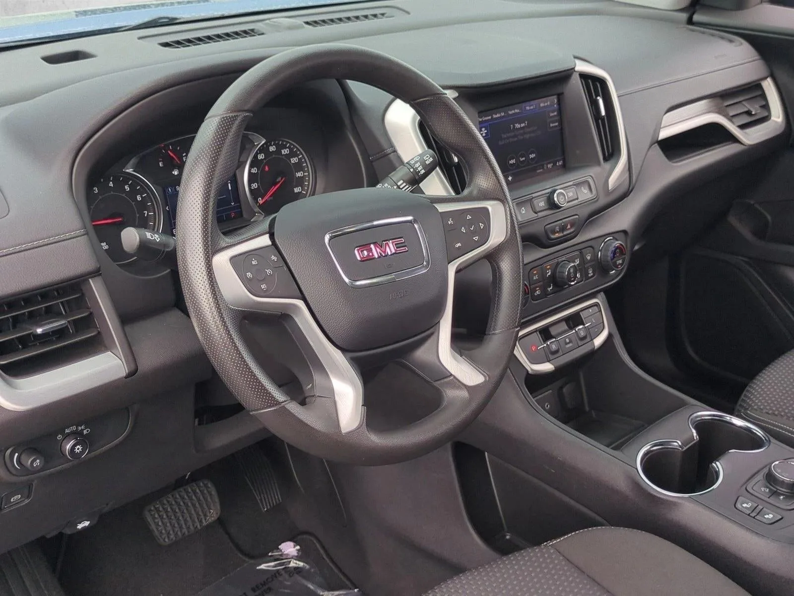 2024 GMC Terrain SLE photo 10