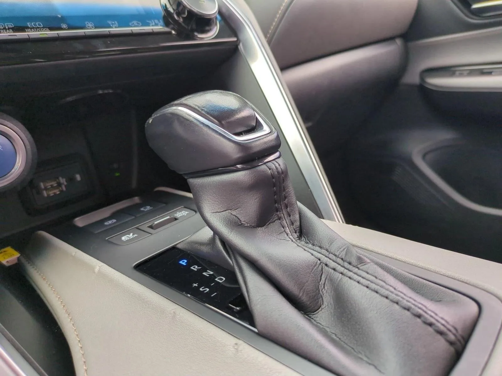 2022 Toyota Venza LE AWD (GS) photo 12