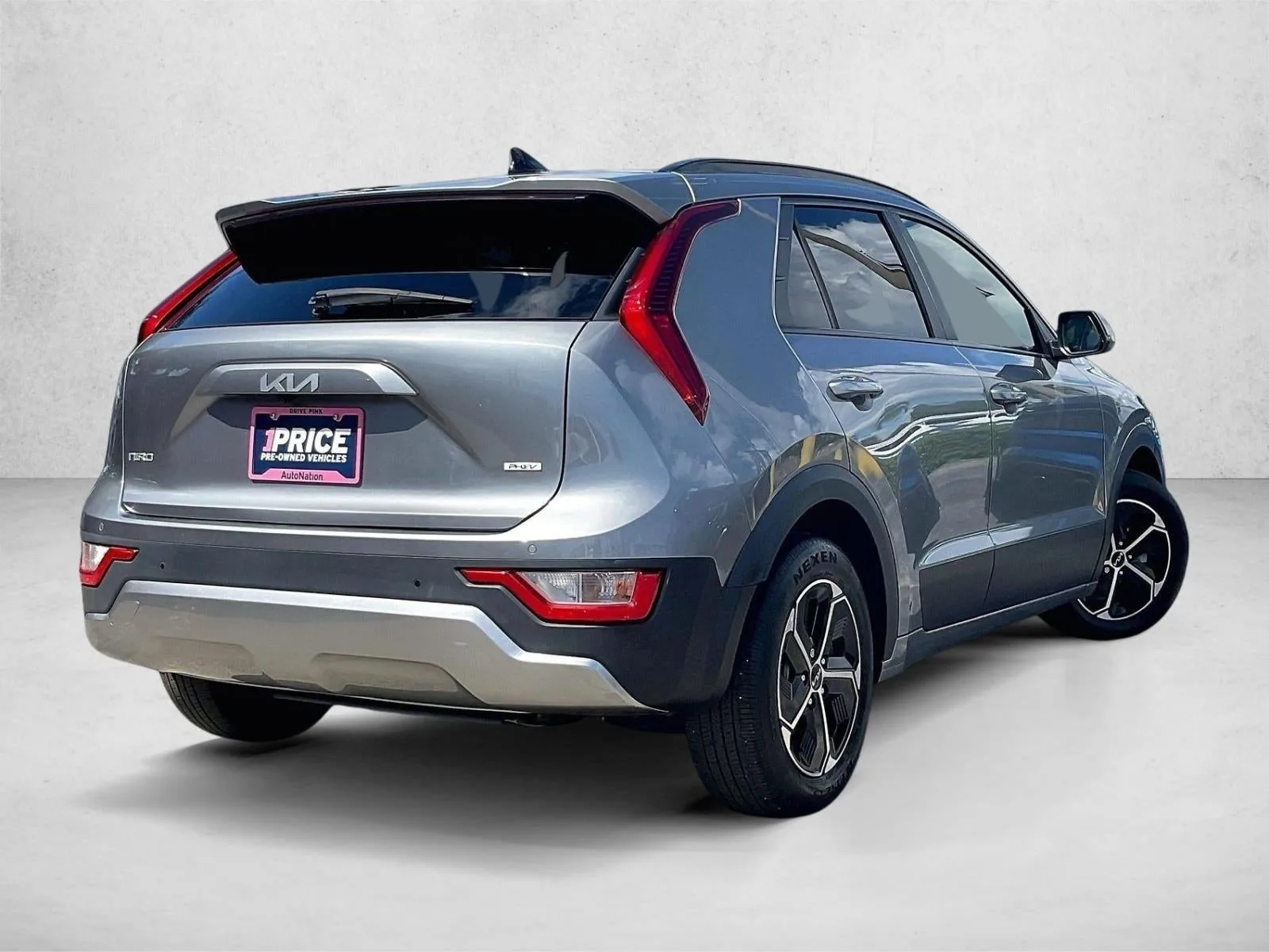 2023 Kia Niro Plug-In Hybrid EX photo 2